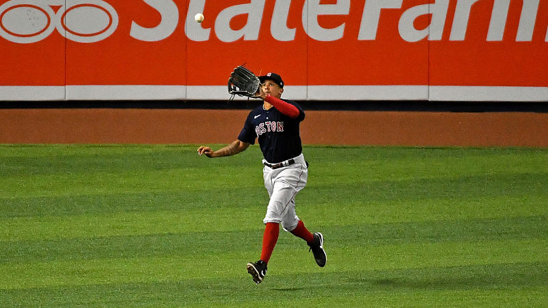 Boston Red Sox left fielder Yairo Muñoz