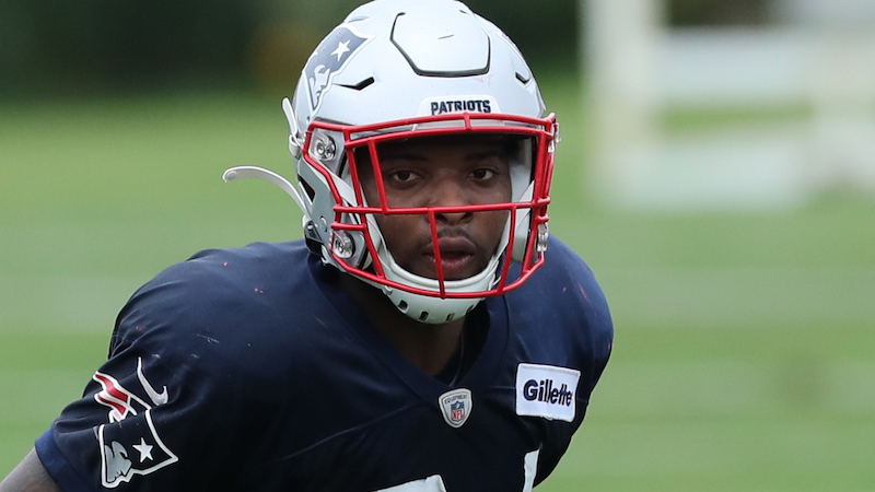 Patriots linebacker Anfernee Jennings