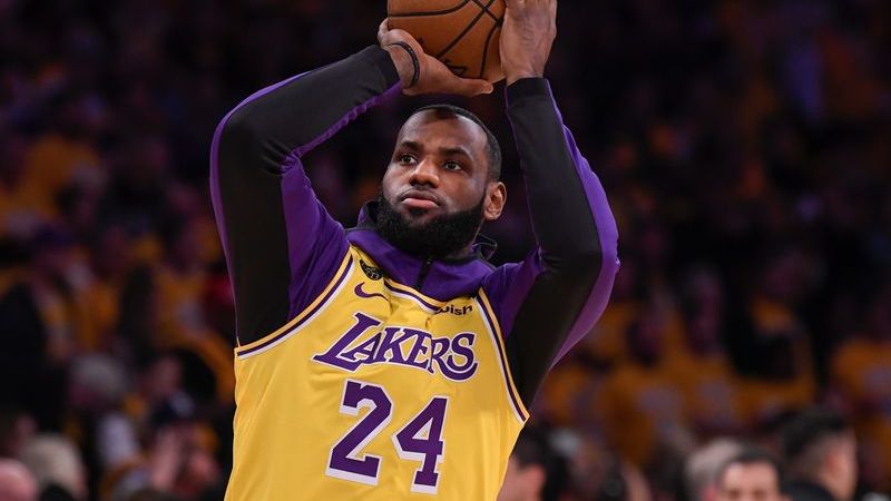 Los Angeles Lakers forward LeBron James