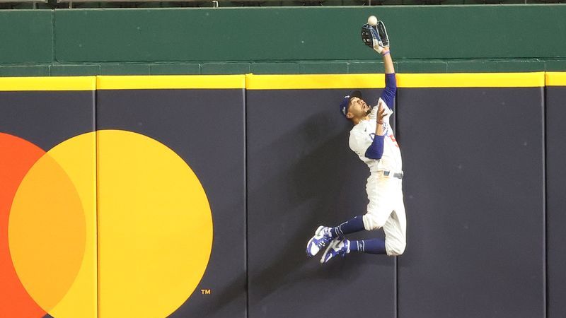 Los Angeles Dodgers right fielder Mookie Betts