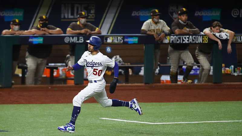 Los Angeles Dodgers right fielder Mookie Betts