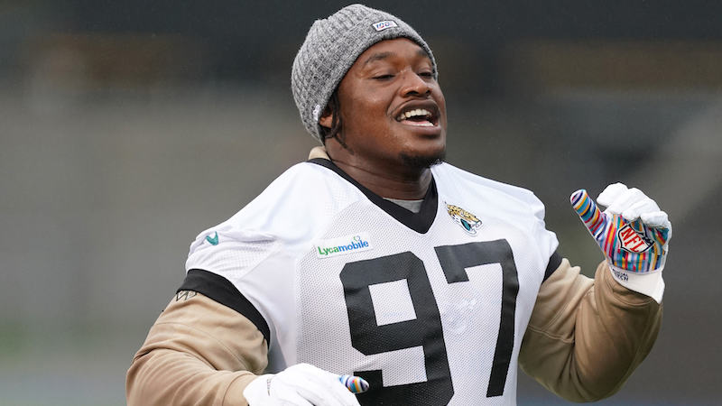 Patriots defensive tackle Akeem Spence