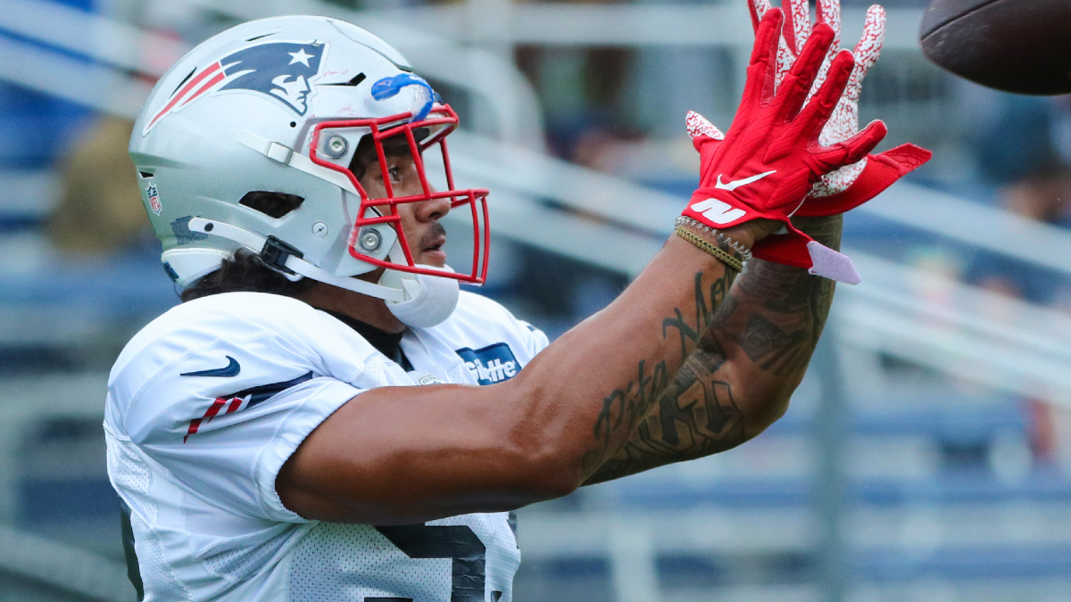 New England Patriots tight end Devin Asiasi