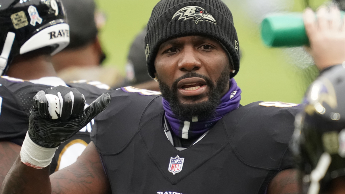 Baltimore Ravens Wide Receiver Dez Bryant