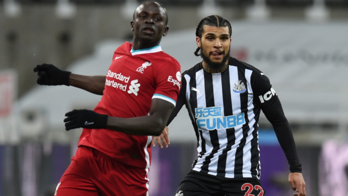 Liverpool forward Sadio Mane and Newcastle defender DeAndre Yedlin