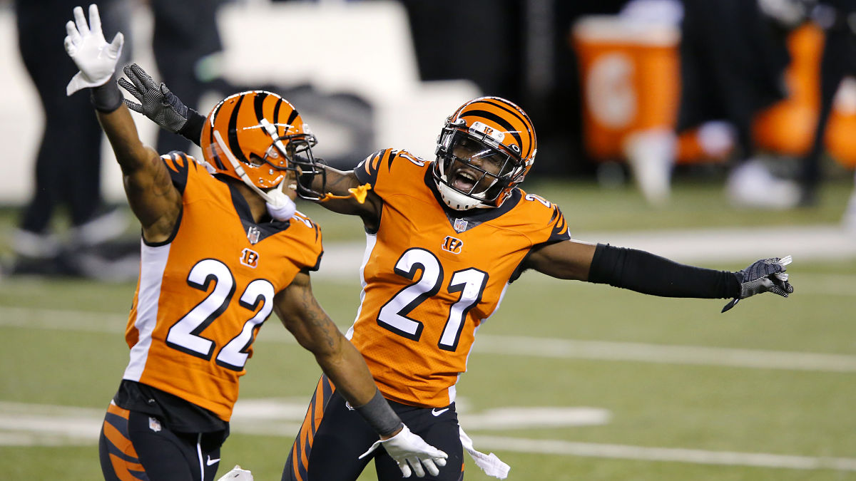 Cincinnati Bengals cornerback Mackensie Alexander and cornerback William Jackson