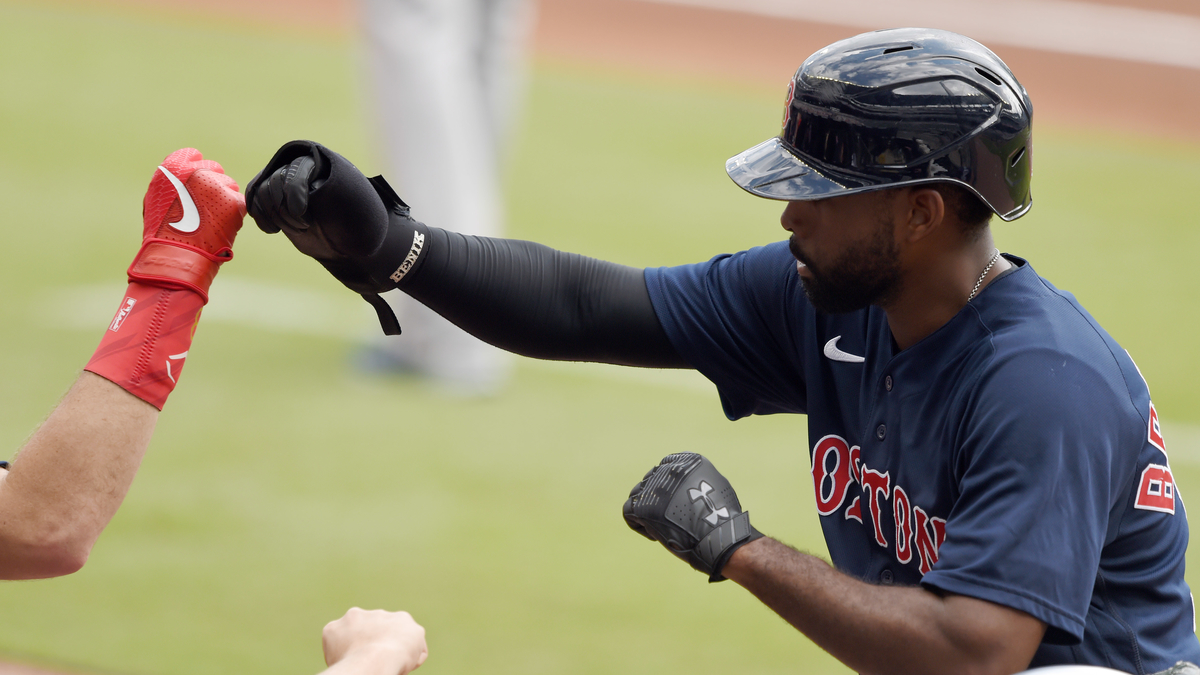 Free agent center fielder Jackie Bradley Jr.