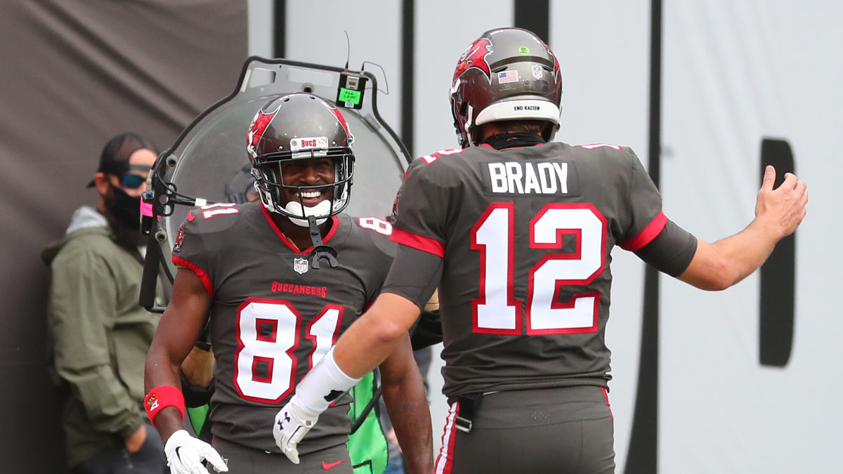 Tampa Bay Buccaneers wide receiver Antonio Brown and quarterback Tom Brady