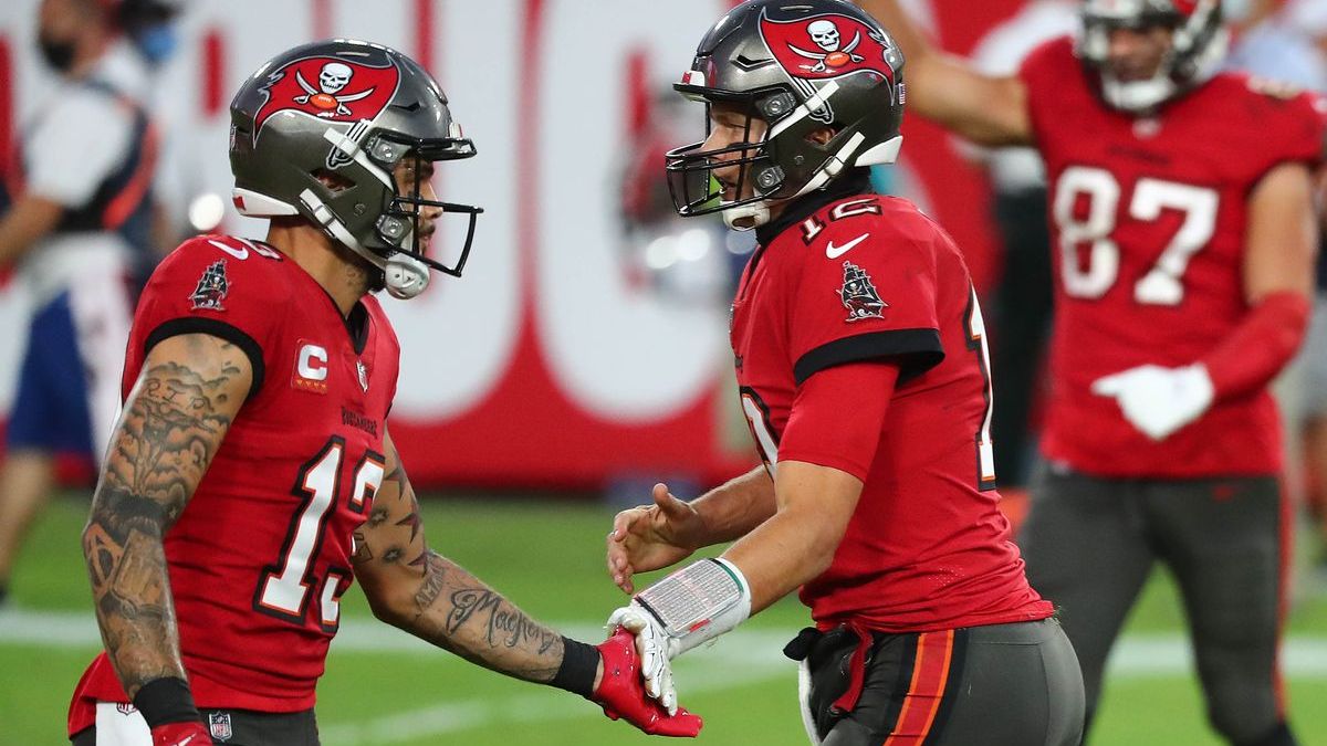 Tampa Bay Buccaneers receiver Mike Evans, quarterback Tom Brady