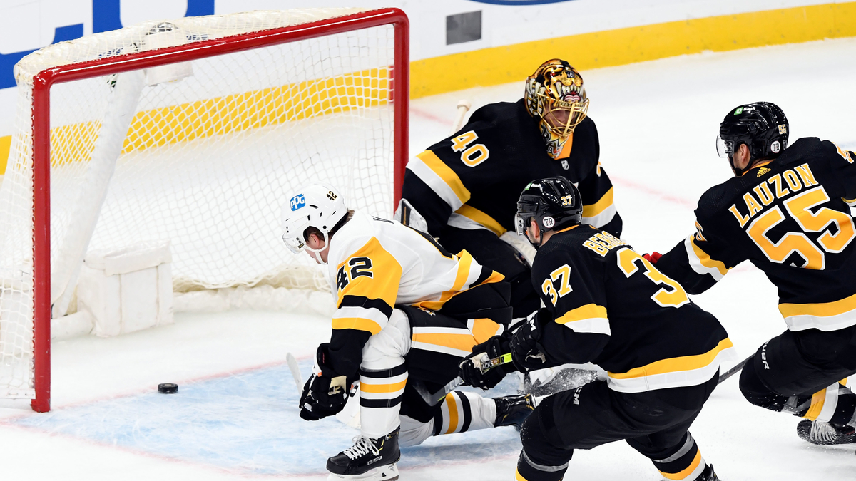 Boston Bruins Goalie Tuukka Rask