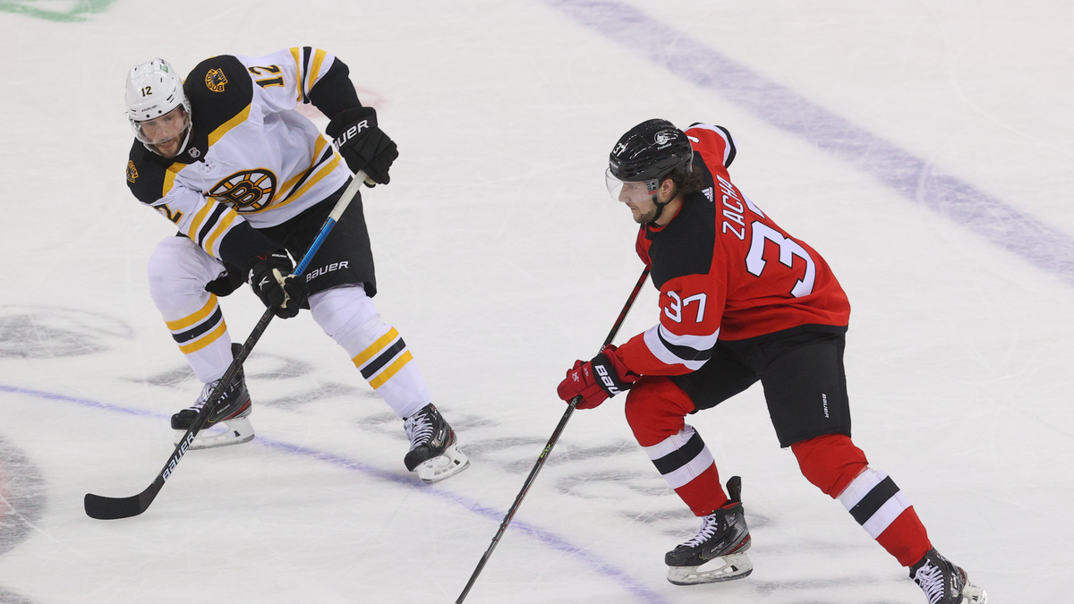 Boston Bruins Forward Craig Smith
