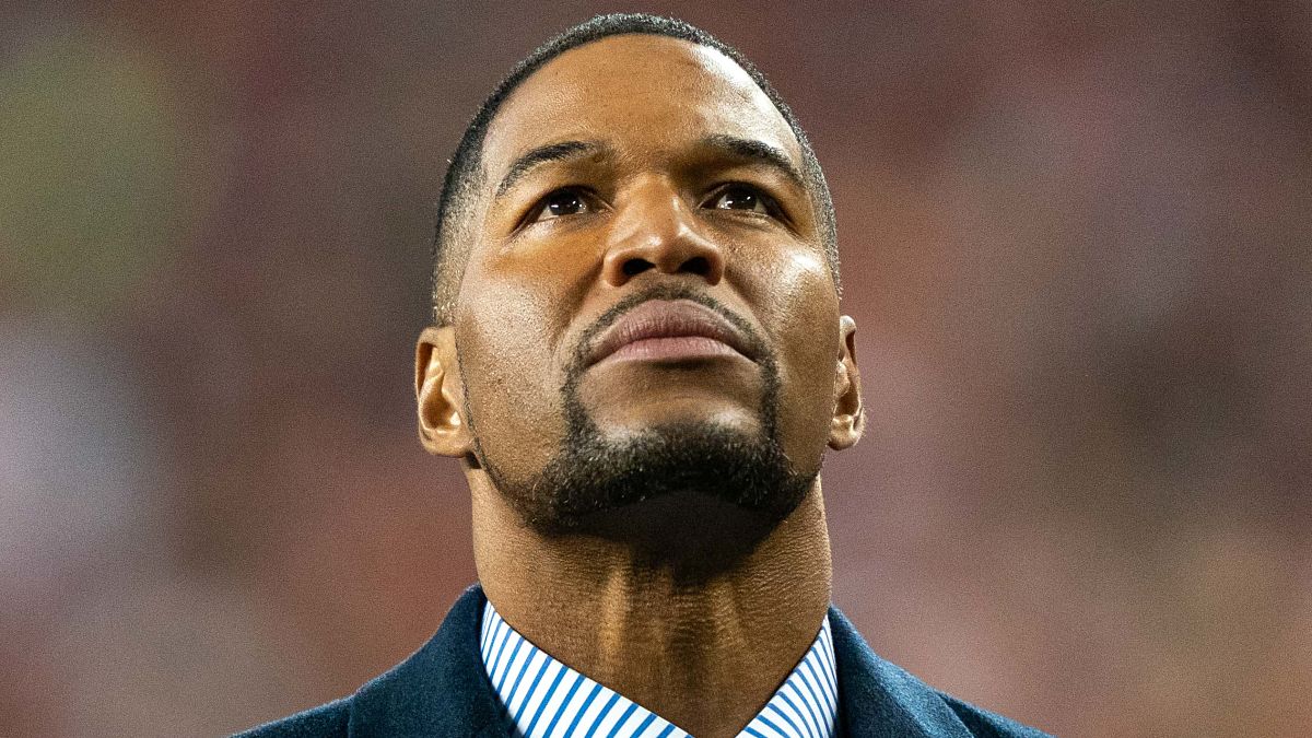 FOX Sports analyst Michael Strahan