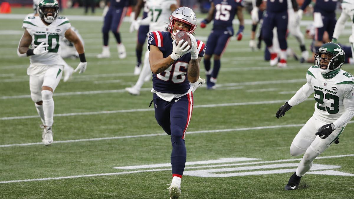 Patriots tight end Devin Asiasi