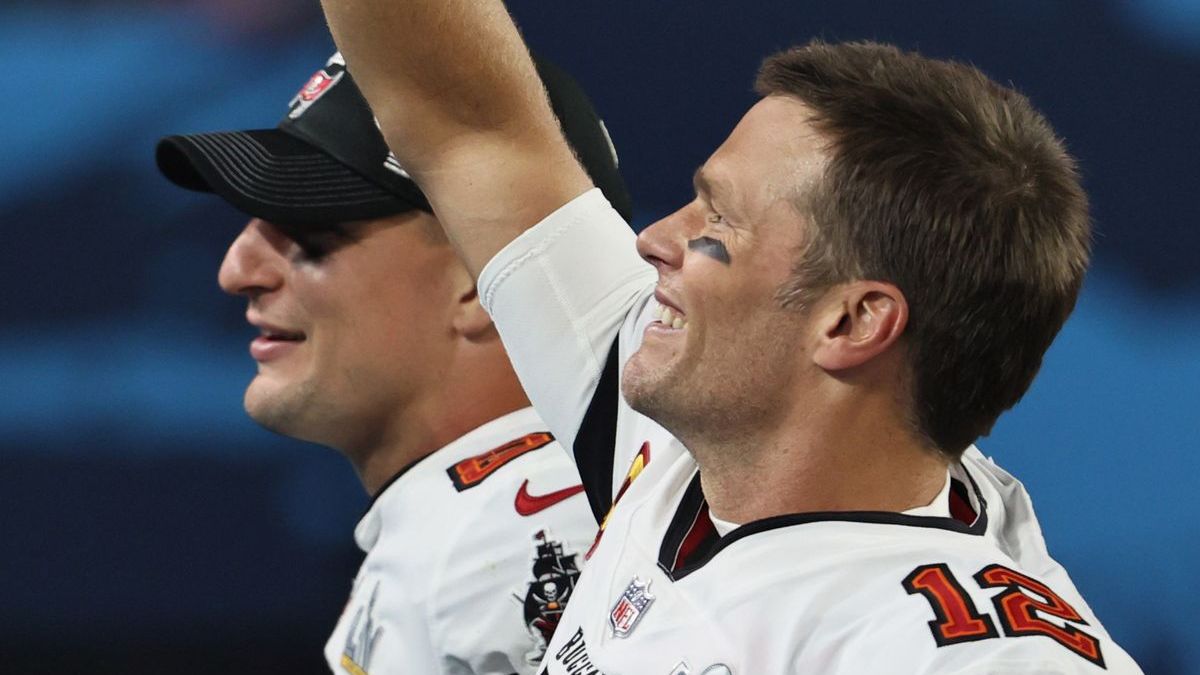 Tampa Bay Buccaneers tight end Rob Gronkowski, quarterback Tom Brady