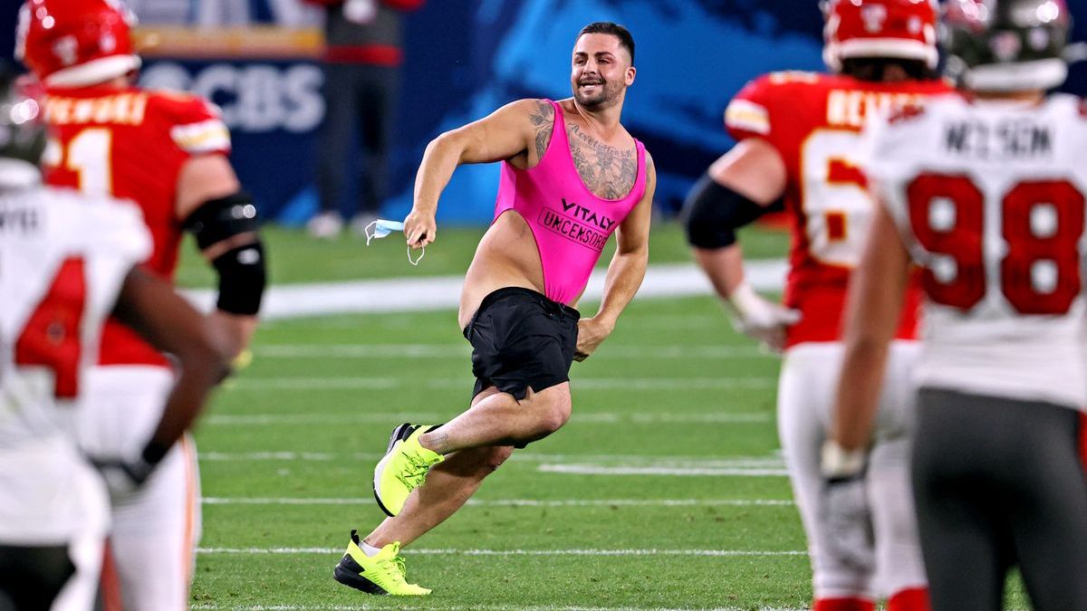 Super Bowl LV Streaker