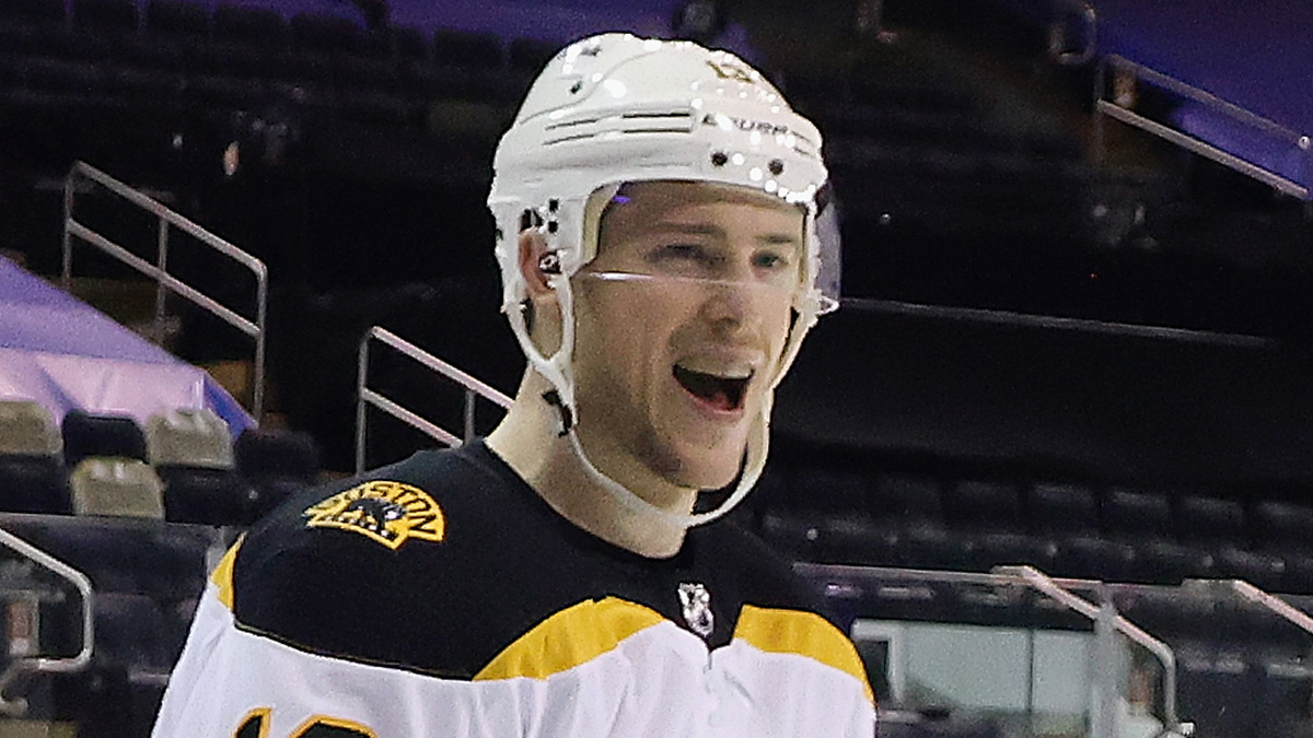Bruins forward Charlie Coyle