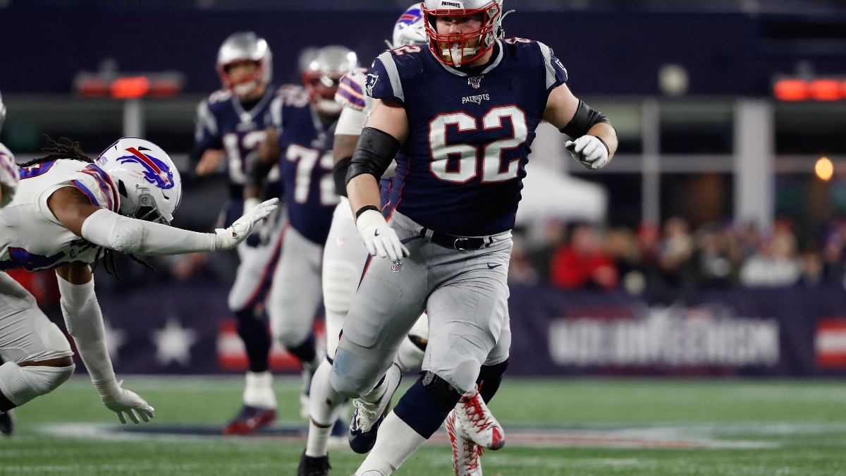 New England Patriots offensive guard Joe Thuney (62)