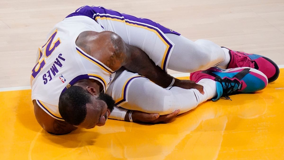 Los Angeles Lakers forward LeBron James