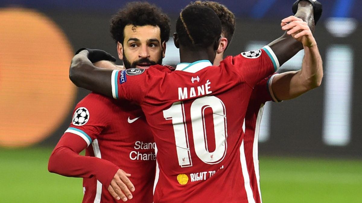 Liverpool forwards Mohamed Salah, Sadio Mane