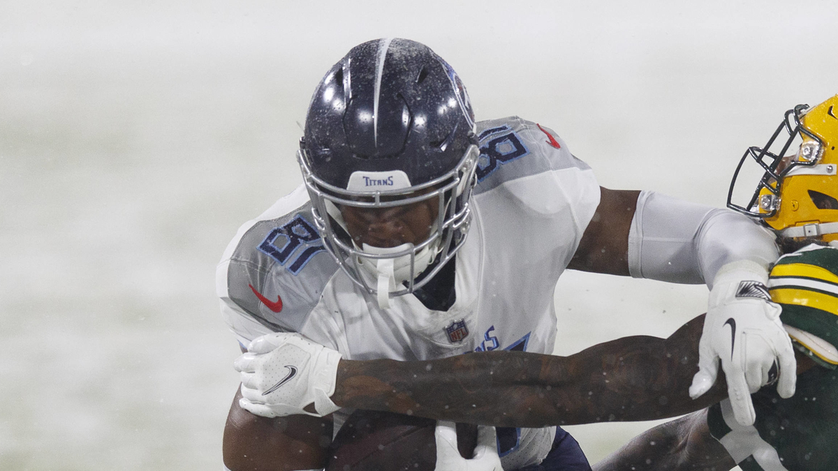 New England Patriots tight end Jonnu Smith