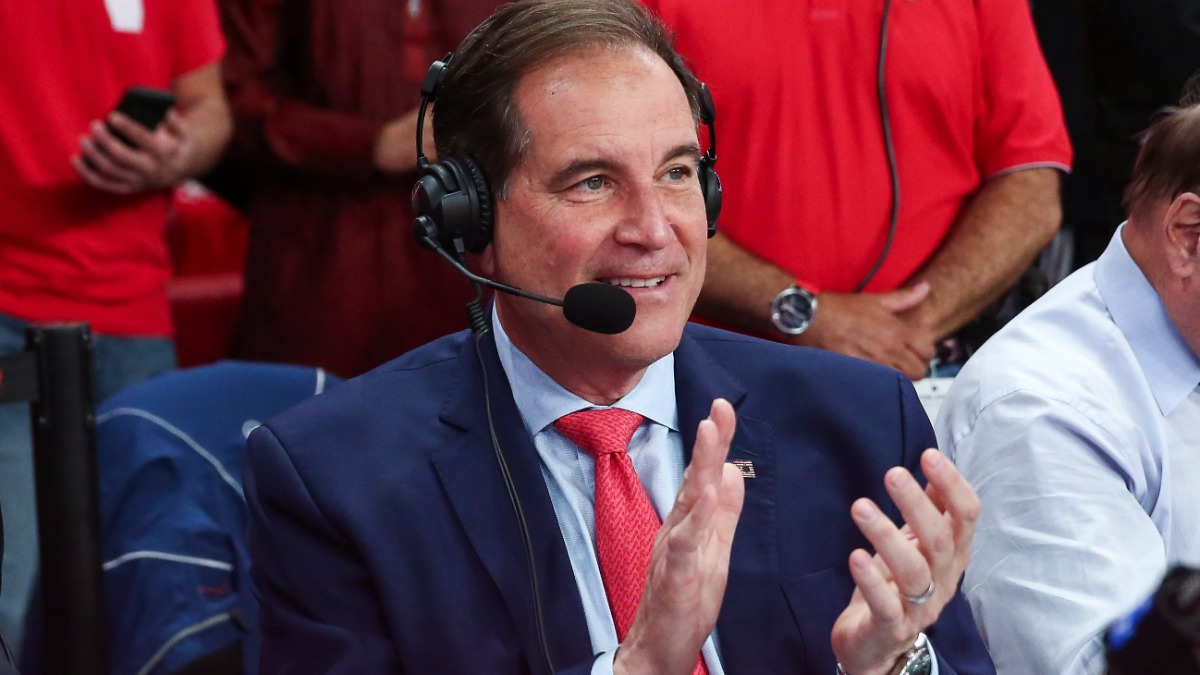 CBS broadcaster Jim Nantz