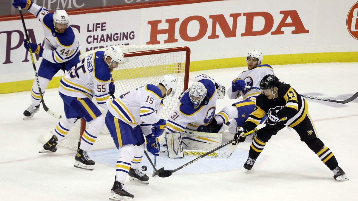 Buffalo Sabres goaltender Dustin Tokarski