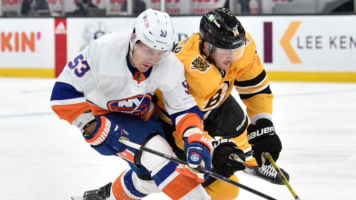 Bruins forward Chris Wagner