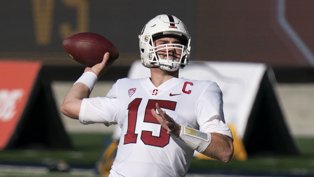 Stanford quarterback Davis Mills