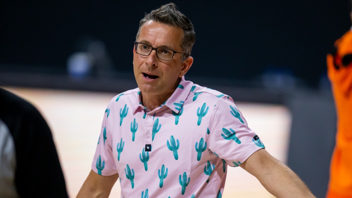 Connecticut Sun head coach Curt Miller