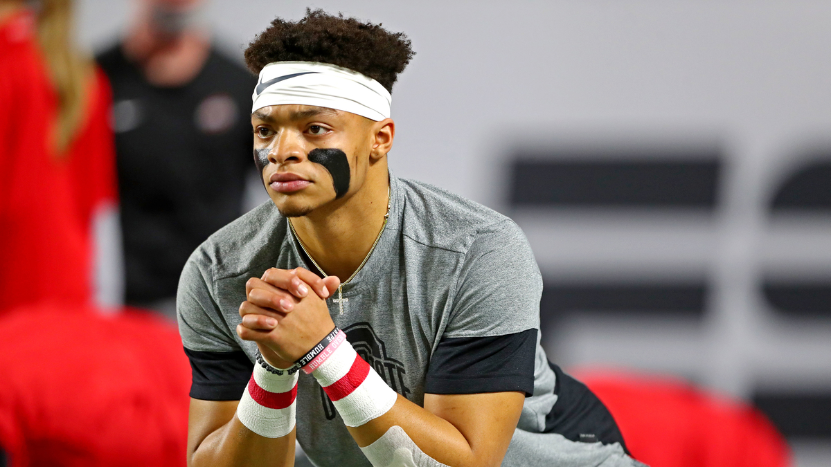 Ohio State Buckeyes quarterback Justin Fields