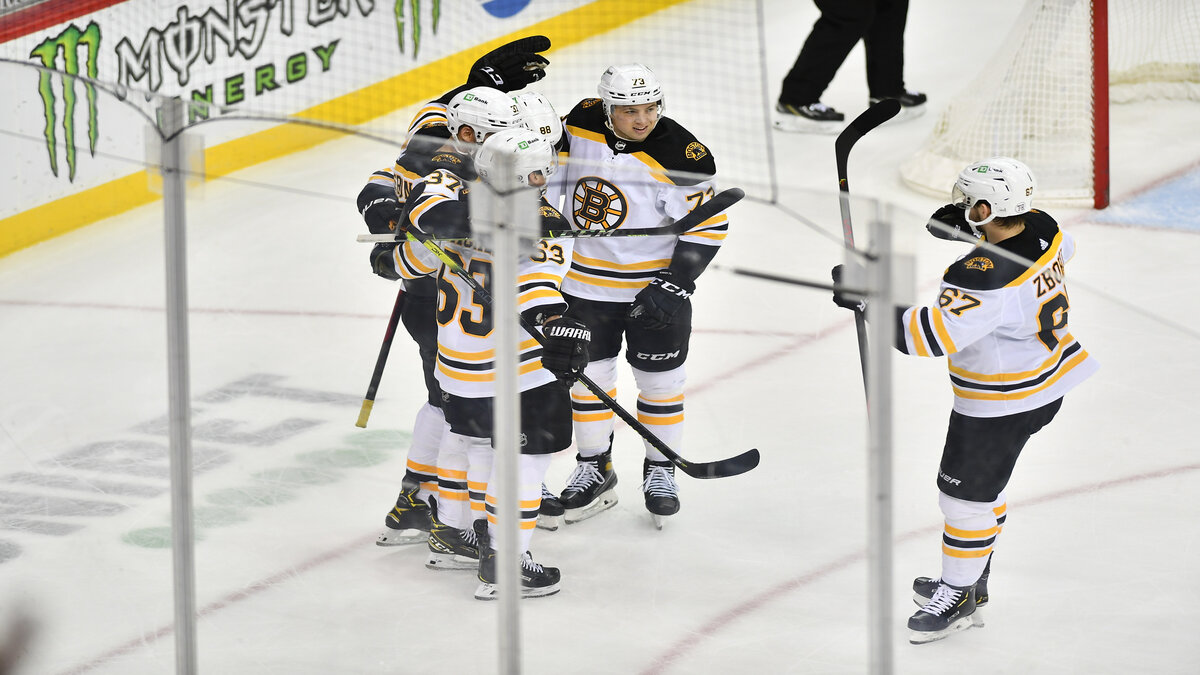 Boston Bruins At New Jersey Devils