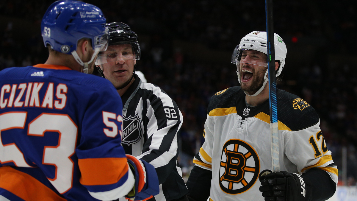 Boston Bruins winger Craig Smith