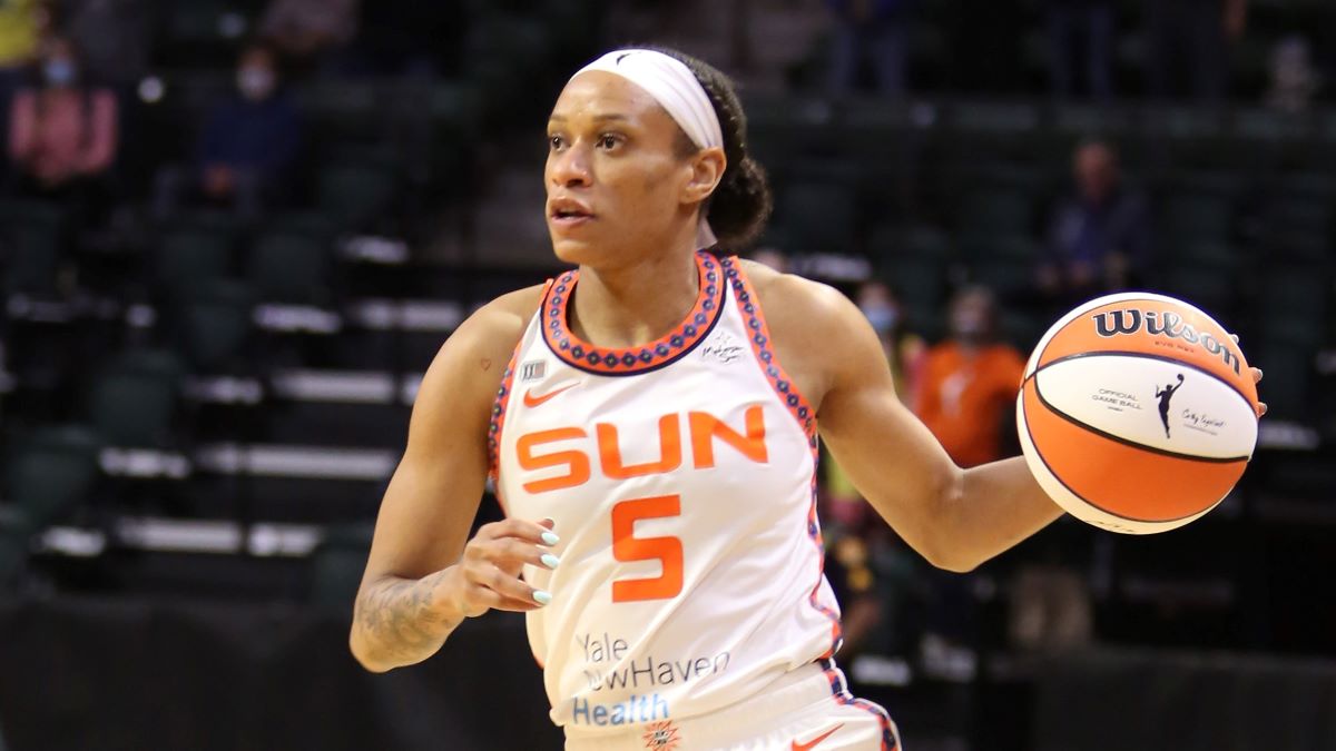 CT Sun guard Jasmine Thomas