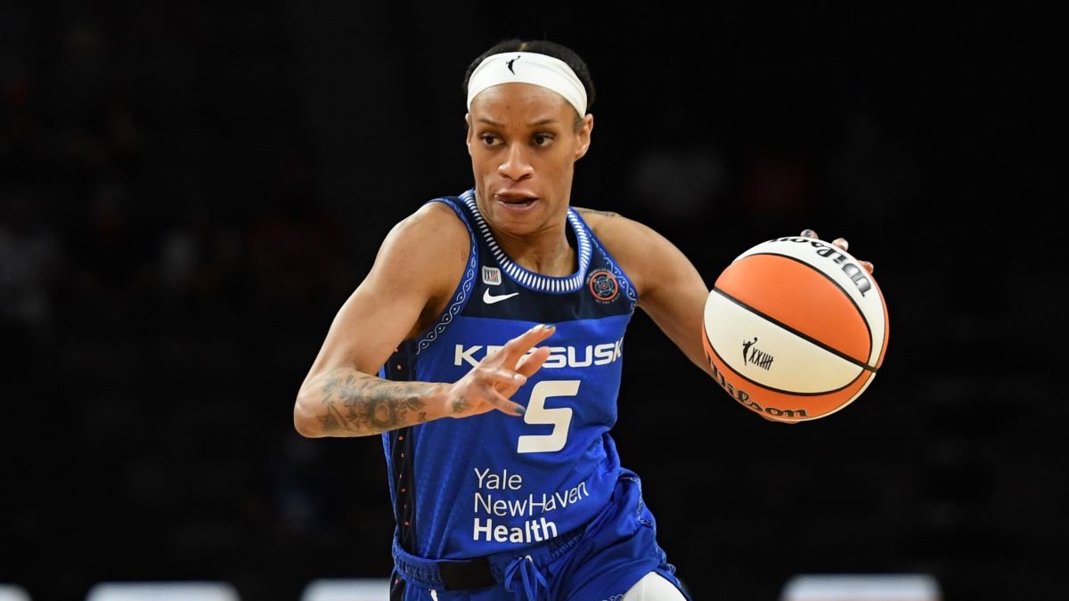 CT Sun guard Jasmine Thomas