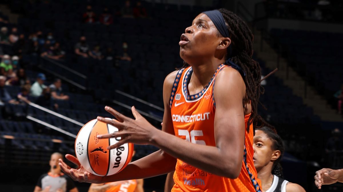 CT Sun forward Jonquel Jones