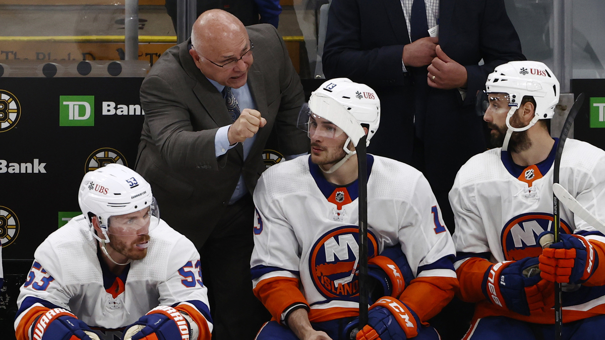 New York Islanders head coach Barry Trotz
