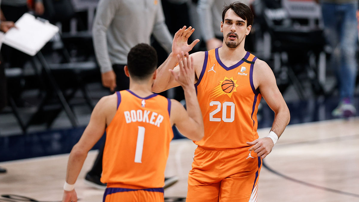 Phoenix Suns guard Devin Booker