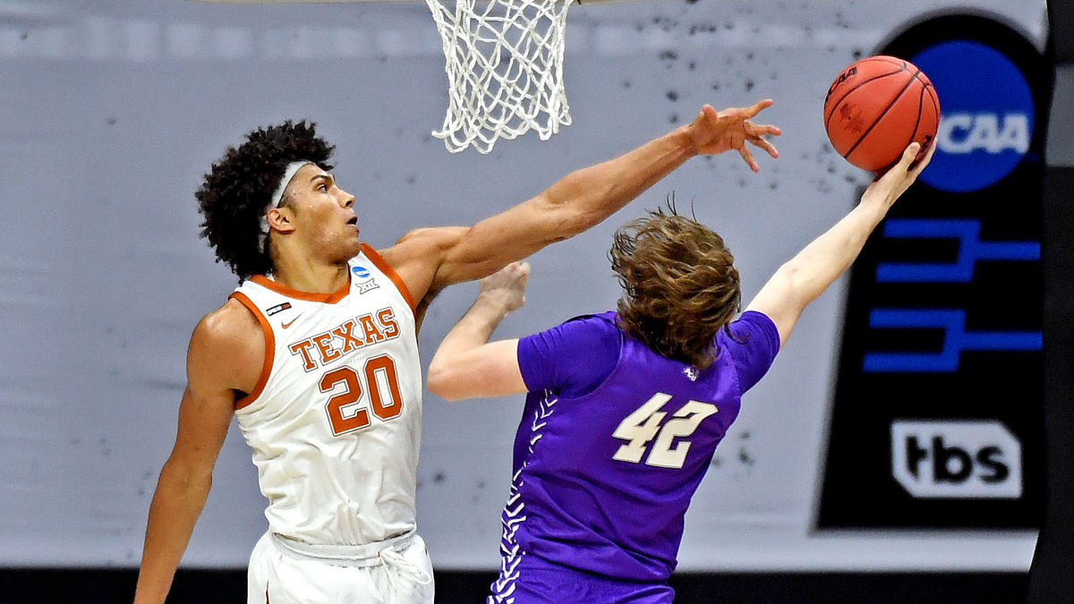 Texas Longhorns center Jericho Sims