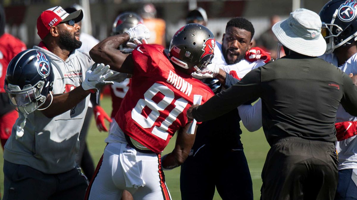 Tampa Bay Buccaneers wide receiver Antonio Brown and Tennessee Titans defensive back Chris Jackson