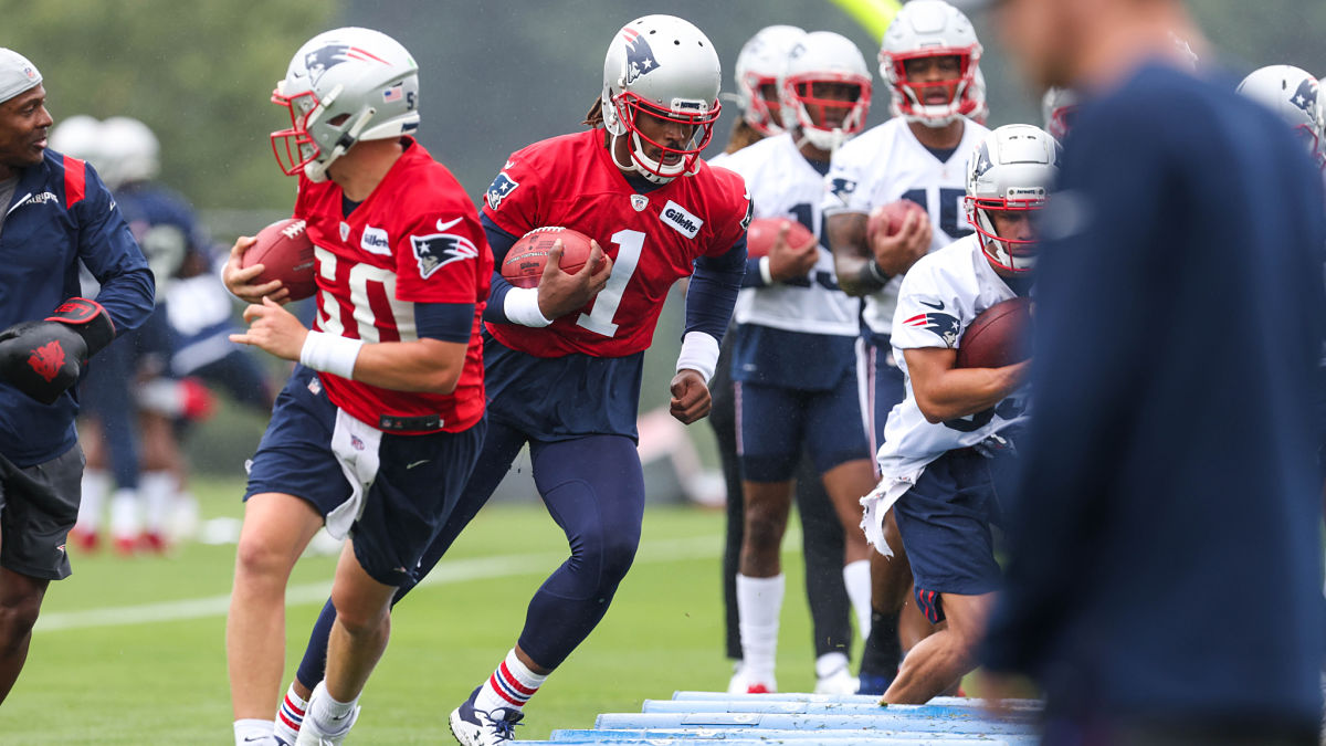 New England Patriots quarterbacks Cam Newton and Mac Jones