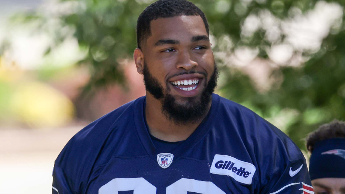 New England Patriots defensive lineman Carl Davis