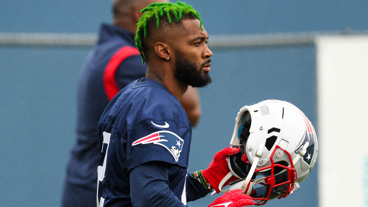 New England Patriots defensive back Jalen Mills