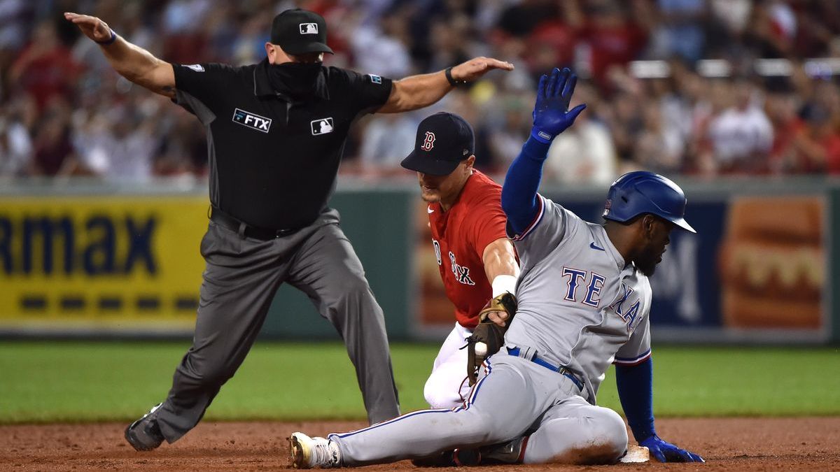 Boston Red Sox second baseman Kiké Hernández