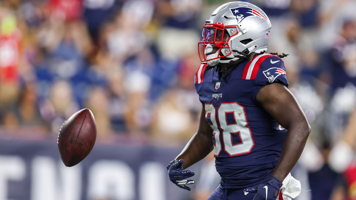 New England Patriots running back Rhamondre Stevenson