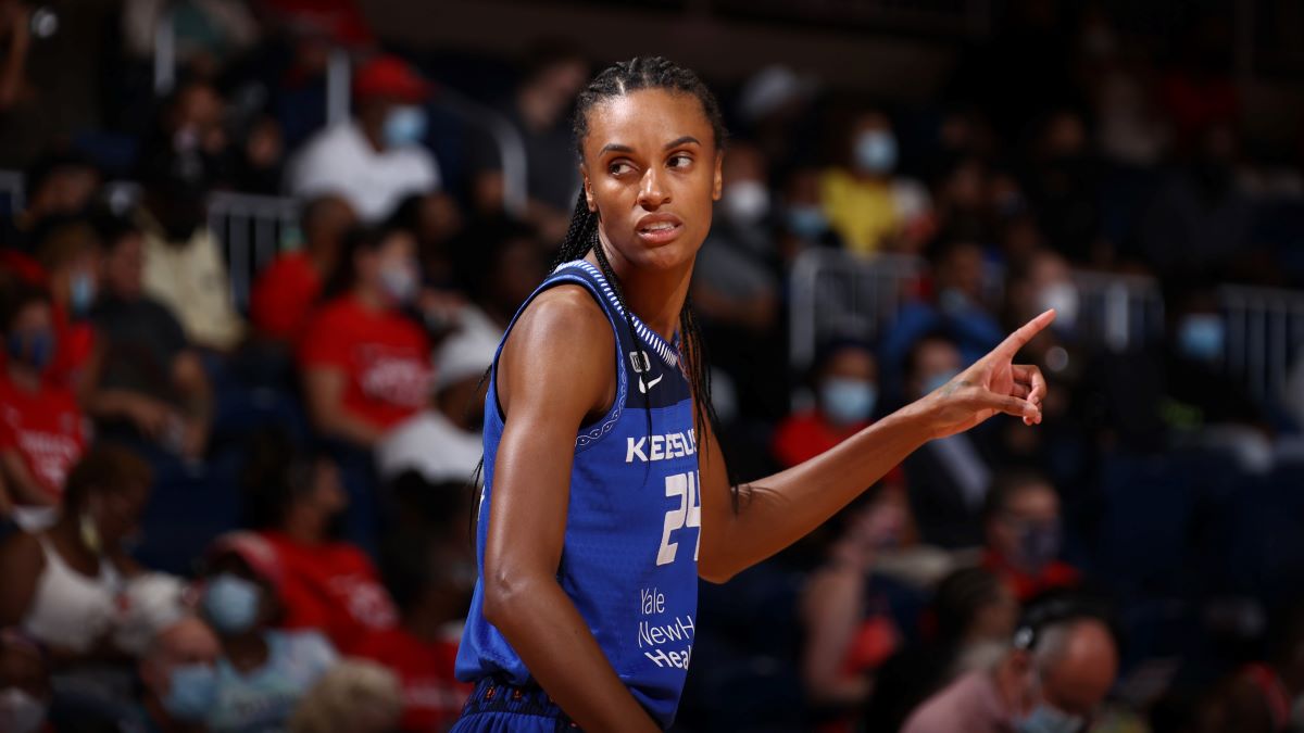 CT Sun guard DeWanna Bonner