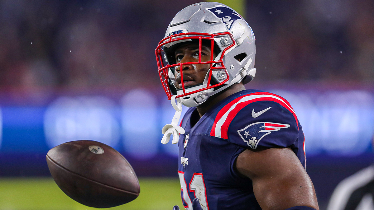 New England Patriots tight end Jonnu Smith