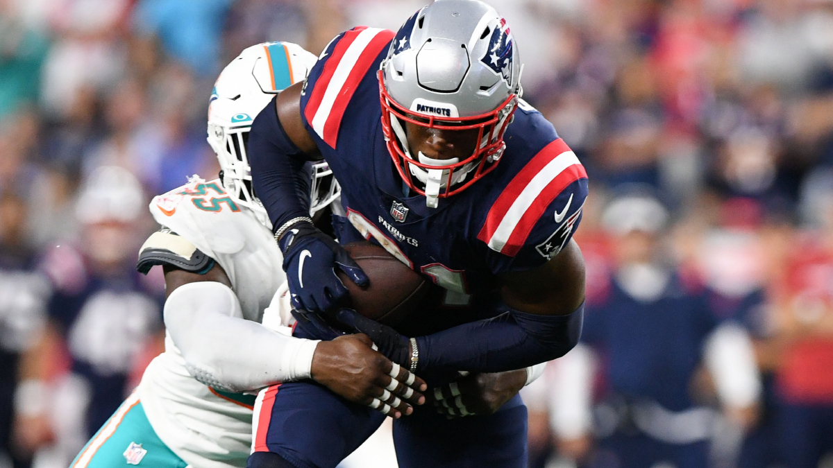 New England Patriots tight end Jonnu Smith