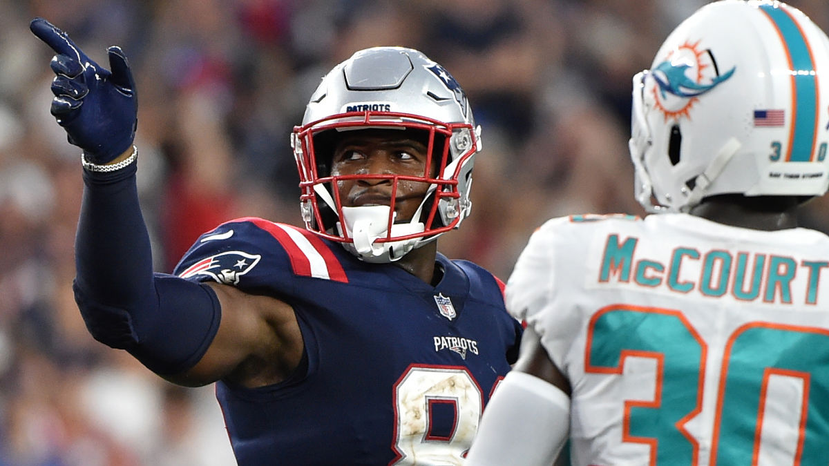 New England Patriots tight end Jonnu Smith