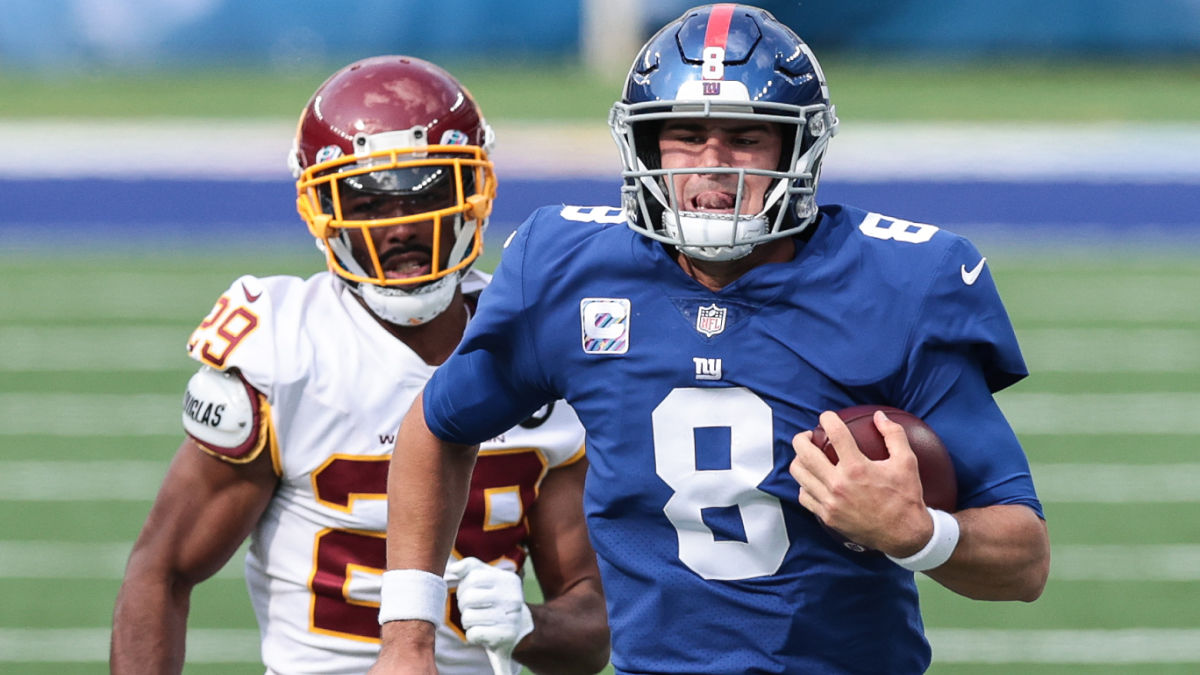 Washington Football Team cornerback Kendall Fuller and New York Giants quarterback Daniel Jones