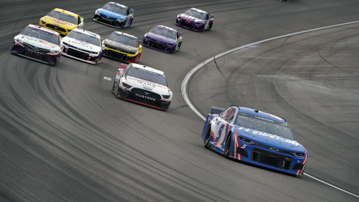 NASCAR drivers Kyle Larson and Brad Keselowski